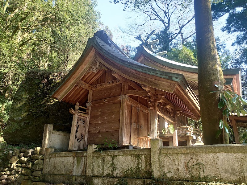 磐根神社