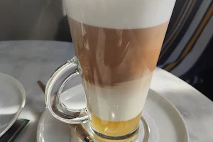 A kávézó image