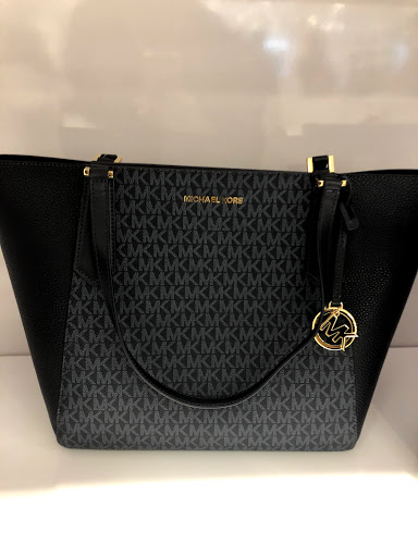 Fashion Accessories Store «Michael Kors», reviews and photos, 20-A Killingworth Turnpike #430, Clinton, CT 06413, USA