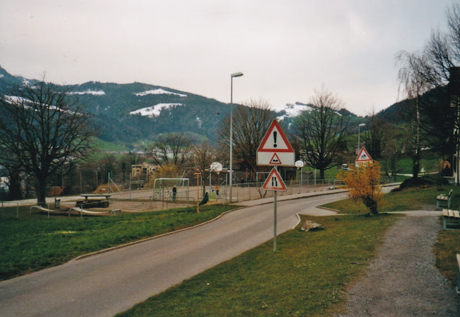 Rezensionen über Schulhaus Gabeldingen in Kriens - Schule