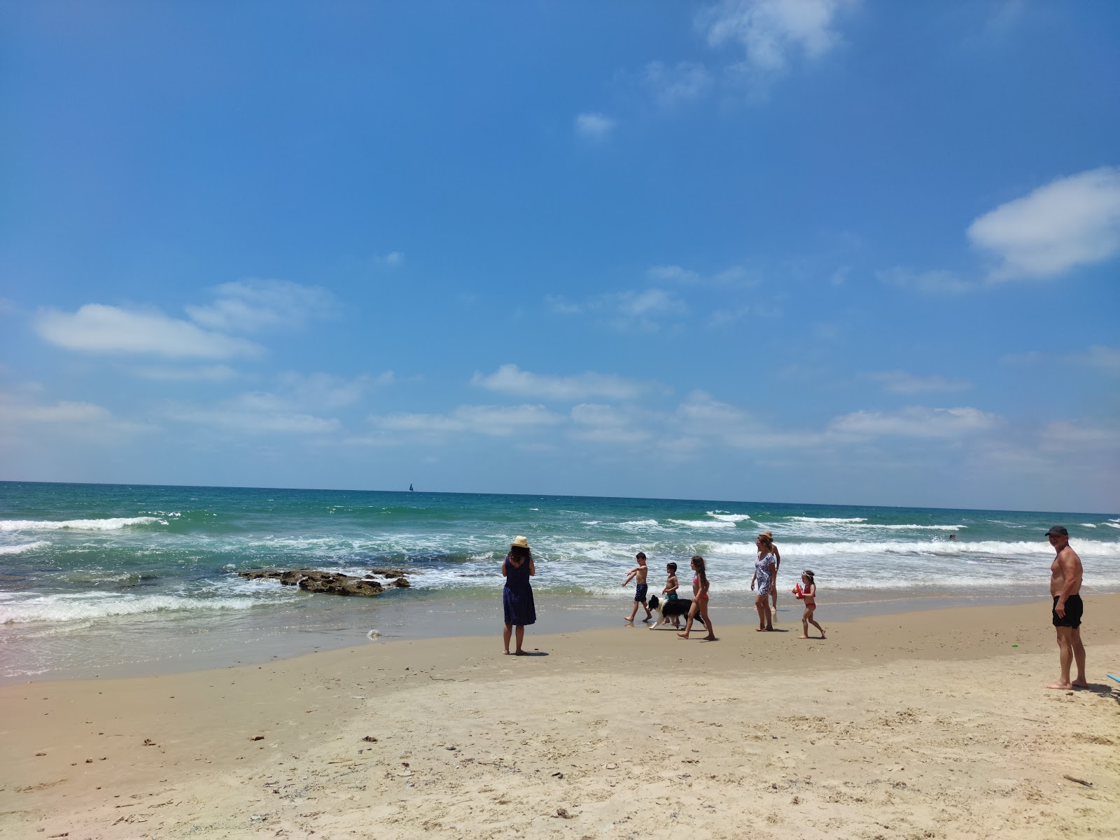 Fotografie cu Ga'ash beach cu nivelul de curățenie înalt