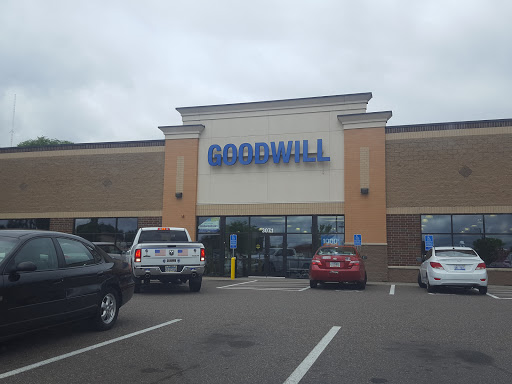 Thrift Store «Goodwill - Coon Rapids», reviews and photos
