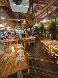 Atmosphère du Restaurant français Restaurant La Pagode à Hermival-les-Vaux - n°3