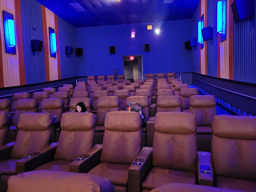 Movie Theater «Cinema 12 Theatre: Classic Cinemas», reviews and photos, 100 L W Besinger Dr, Carpentersville, IL 60110, USA