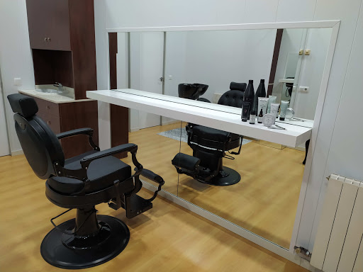 Barbería el vial en Olot, Girona