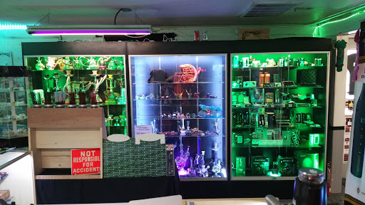 Tobacco Shop «The Boo-tique Smoke Shop & Vapor», reviews and photos, 676 N Main St, Wellington, OH 44090, USA