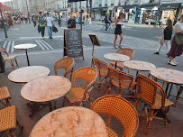 Atmosphère du Restaurant La Cerise sur la Pizza - Place des Vosges à Paris - n°5