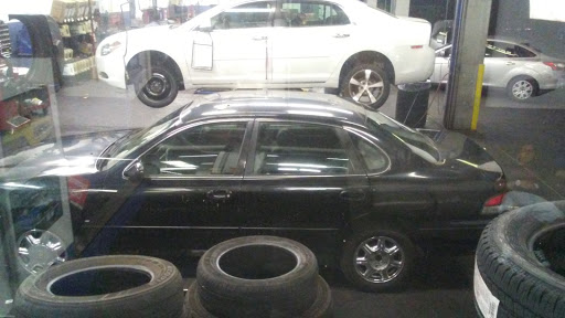 Auto Parts Store «Pep Boys Auto Parts & Service», reviews and photos, 6125 Hollywood Blvd, Hollywood, CA 90028, USA