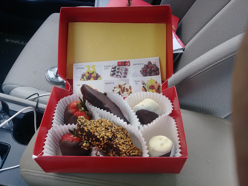 Gift Shop «Edible Arrangements», reviews and photos, 10719 North Fwy, Houston, TX 77037, USA