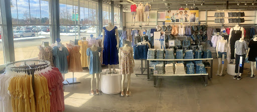 Clothing Store «Old Navy», reviews and photos, 90 Pleasant Valley St, Methuen, MA 01844, USA