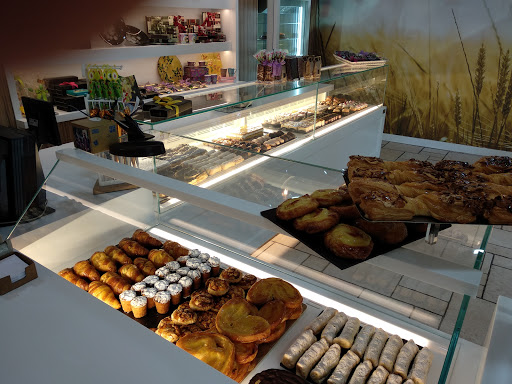 Confitería y Pastelería Aramo Argüelles en Pola de Lena, Asturias
