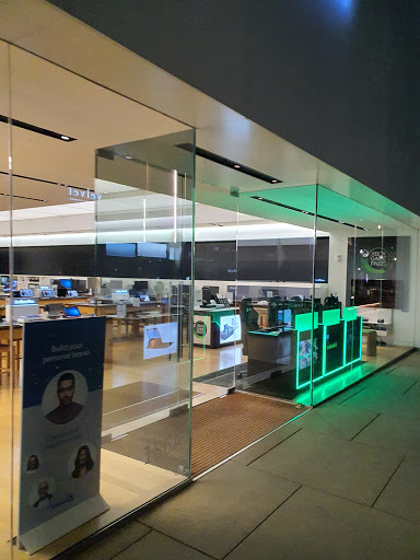 Computer Store «Microsoft Store - Stanford Shopping Center», reviews and photos, 186 Stanford Shopping Center, Palo Alto, CA 94304, USA