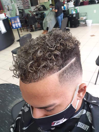 Beauty Salon «Kary Elys Hair Salon», reviews and photos, 111 N 6th St, Conroe, TX 77301, USA