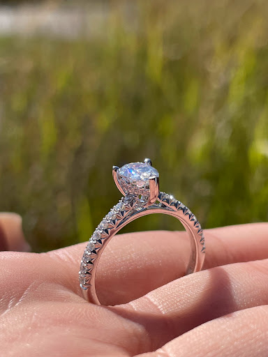 Jewelry Store «Edward Warren Jewelers», reviews and photos, 1610 Cross Creeks Blvd, Pickerington, OH 43147, USA