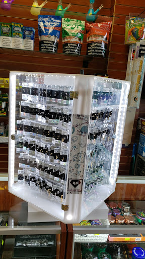 Tobacco Shop «Smoke Shop», reviews and photos, 101 N Victory Blvd m, Burbank, CA 91502, USA