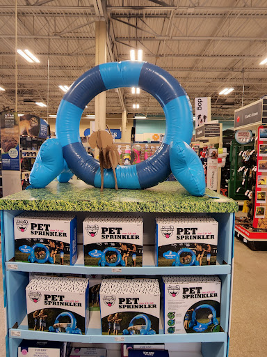 Pet Supply Store «PetSmart», reviews and photos, 400 Mill Creek Dr, Secaucus, NJ 07094, USA