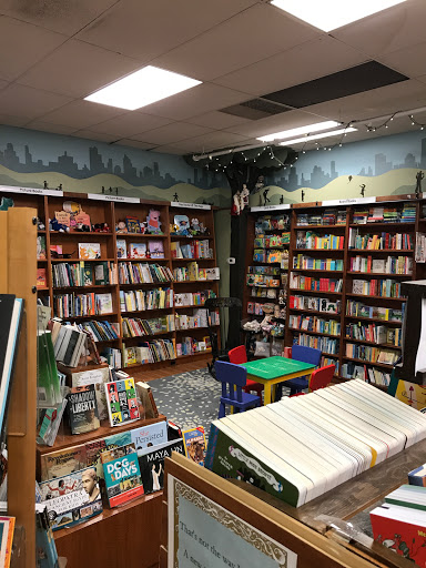 Book Store «Wellesley Books», reviews and photos, 82 Central St, Wellesley, MA 02482, USA