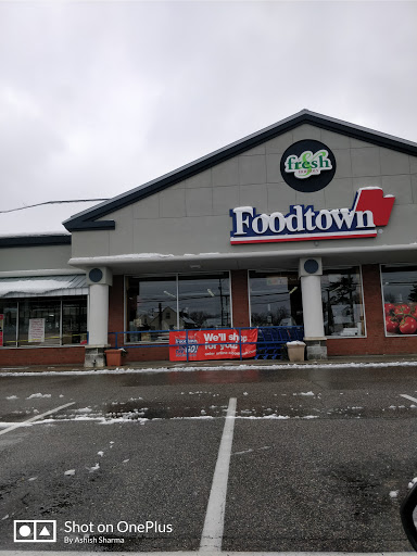 Grocery Store «Ferreira Foodtown of Hicksville», reviews and photos, 520 S Broadway, Hicksville, NY 11801, USA