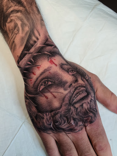 Explore stargazer lily tattoo ideas, creative tattoo ideas in Melbourne, available at Reef Side Tattoo Melbourne Tattoo Shop