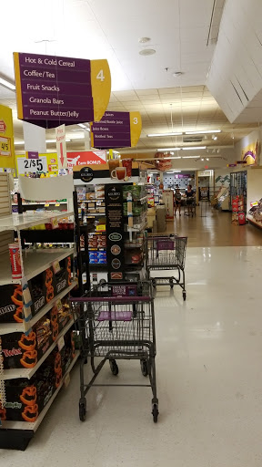 Grocery Store «Super Stop & Shop», reviews and photos, 72 Newtown Rd, Danbury, CT 06810, USA