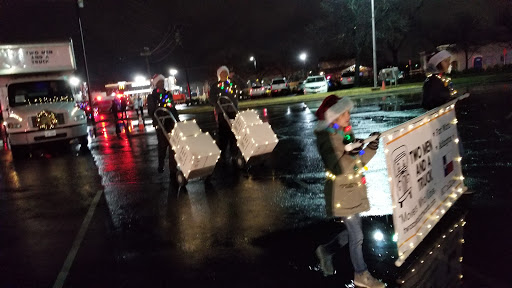 Moving and Storage Service «Two Men and a Truck», reviews and photos, 5200 Denton Hwy, Haltom City, TX 76117, USA