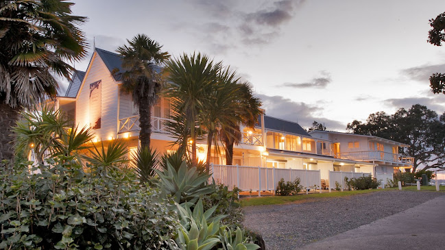 Hananui Lodge & Apartments