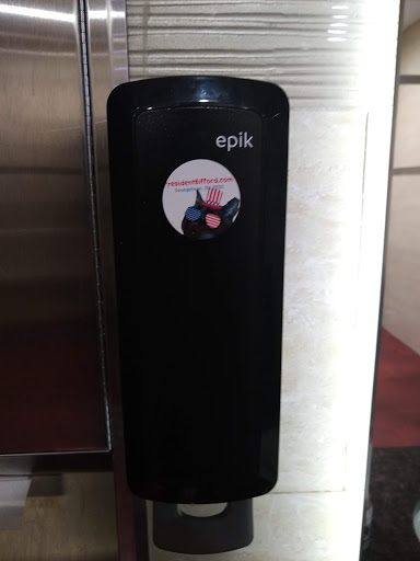 Restaurant «Griffs», reviews and photos, 323 W Cardinal Blvd, Louisville, KY 40208, USA