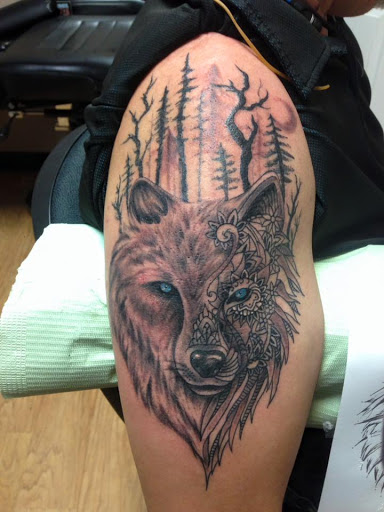 Tattoo and Piercing Shop «Roustabout Tattoo & Body Piercing», reviews and photos, 696 S Willow Ave #2, Cookeville, TN 38501, USA