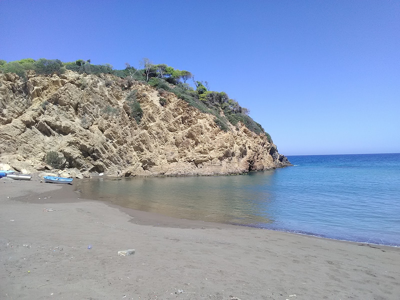 Foto di Plage Sidi Brahim sorretto da scogliere