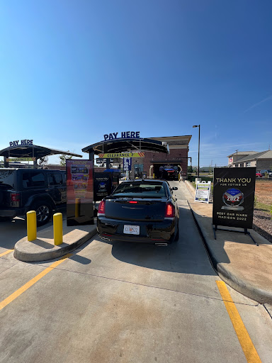 Super Duck Car Wash en Madison
