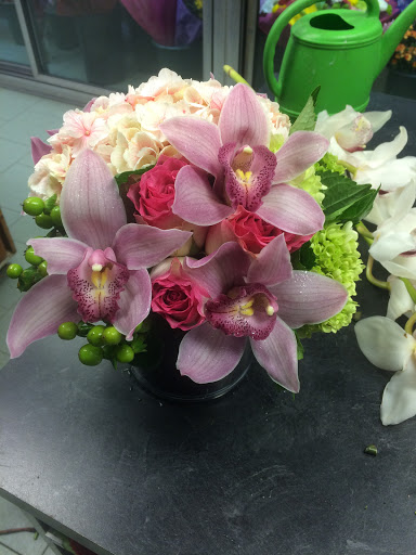 Florist «Elegant Florist», reviews and photos, 6909 4th Ave, Brooklyn, NY 11209, USA