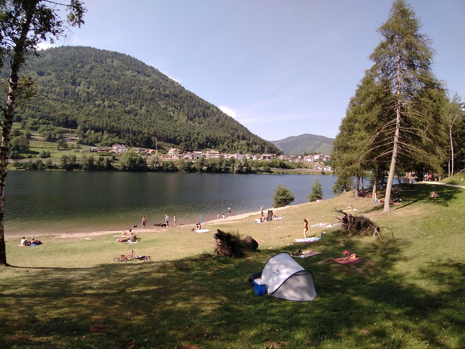 Foto de Bau Beach Bedollo com grama superfície