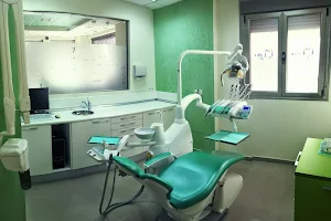 Clinica Dental Armonía Sánchez Hernández image