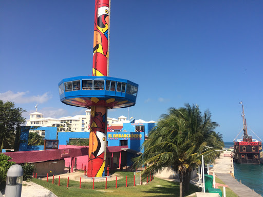 Torre Escénica del Embarcadero de Cancún