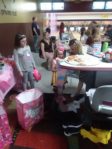 Bowling Alley «Poelking Bowling Centers: Marian Lanes», reviews and photos, 6170 Brandt Pike, Huber Heights, OH 45424, USA