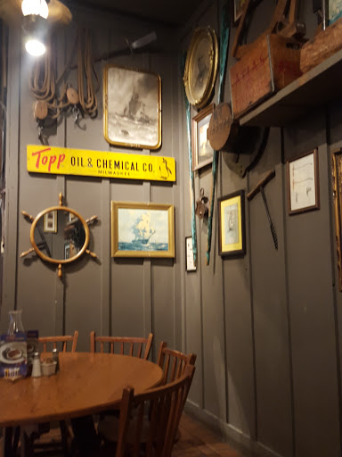 American Restaurant «Cracker Barrel Old Country Store», reviews and photos, 106 Marketplace Dr, Hampton, VA 23666, USA