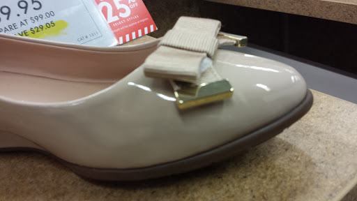 Shoe Store «DSW Designer Shoe Warehouse», reviews and photos, 1366 Hooper Ave, Toms River, NJ 08753, USA