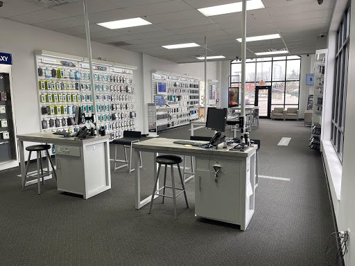 Cell Phone Store «GoWireless Verizon Authorized Retailer», reviews and photos, 2736 Medina Rd, Medina, OH 44256, USA