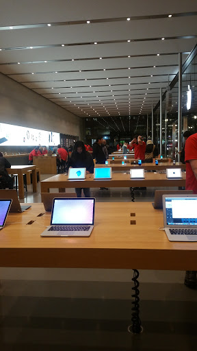 Computer Store «Apple Pioneer Place», reviews and photos, 450 SW Yamhill St, Portland, OR 97204, USA