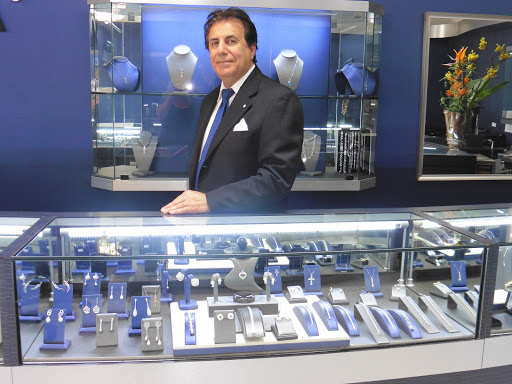 Jewelry Store «Highlands Jewelers-- Jewelery Repair», reviews and photos, 3830 Valley Centre Dr #706, San Diego, CA 92130, USA