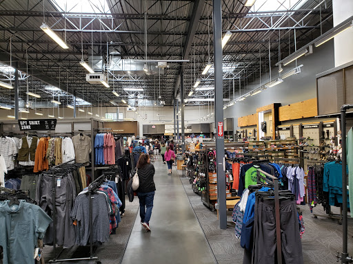 Camping Store «REI», reviews and photos, 6281 W 135th St, Overland Park, KS 66223, USA