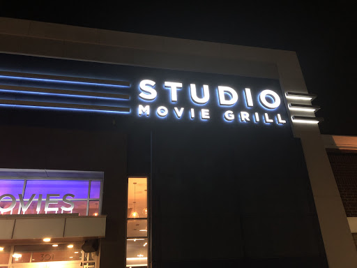 Movie Theater «Studio Movie Grill», reviews and photos, 301 Rice Lake Square, Wheaton, IL 60189, USA