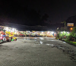 Pasar Oleh Oleh Dewi Sri photo