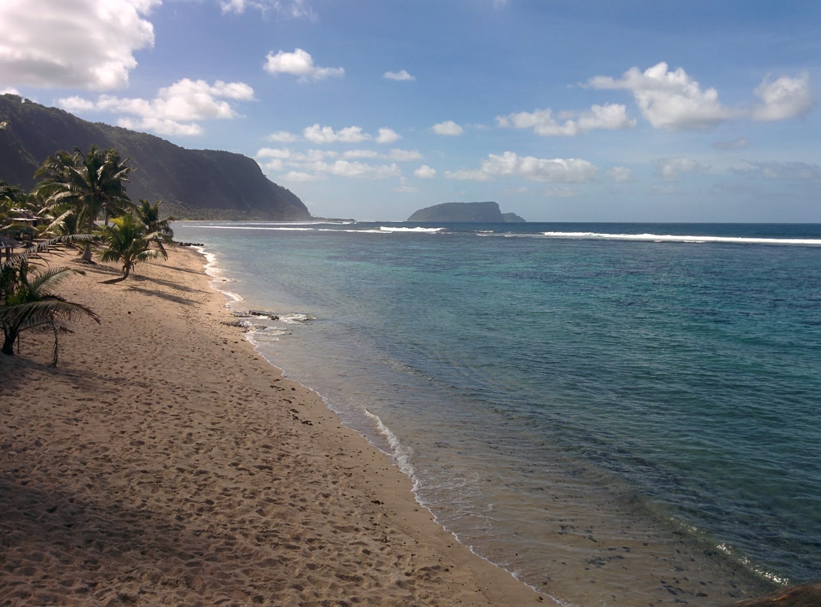 Φωτογραφία του Saleapaga Beach με φωτεινή άμμος επιφάνεια