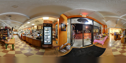 Bakery «Heitzman Traditional Bakery and Deli», reviews and photos, 9426 Shelbyville Rd, Louisville, KY 40222, USA