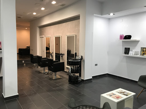 Peluquería Y Estética ESSENCIAL en Barbate, Cádiz