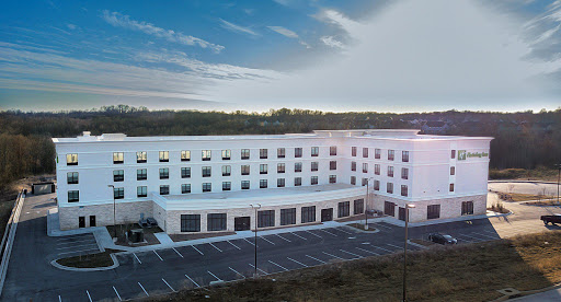 Holiday Inn Kansas City - Northeast, an IHG Hotel