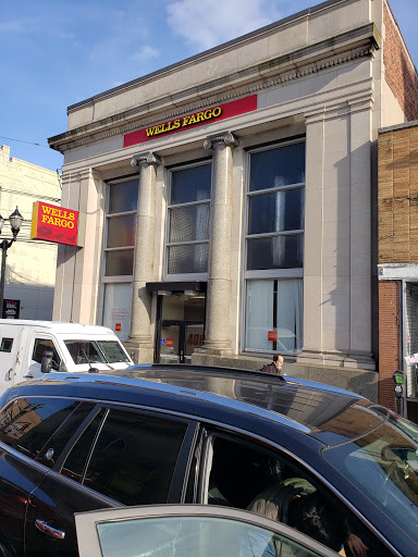 Wells Fargo Bank, 3814 Bergenline Ave, Union City, NJ 07087, Bank