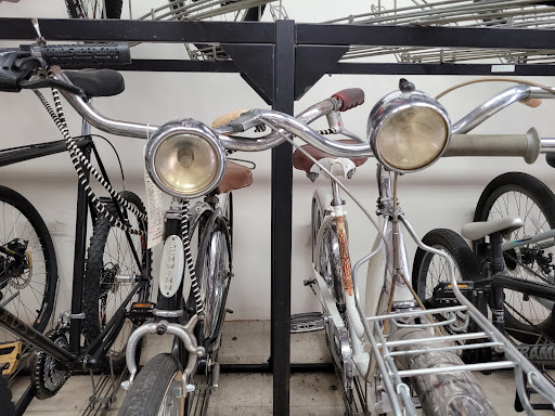 Bicycle Store «Castle Hill Bike Shop», reviews and photos, 3467 E Tremont Ave, Bronx, NY 10465, USA