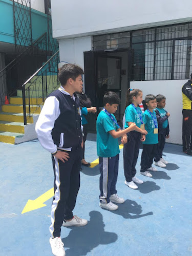 Unidad Educativa Francis Bacon - Quito